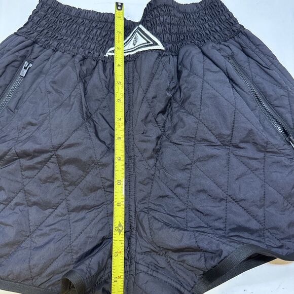 Free People Women FP MOVEMENT Discover Quilted Shorts Sz SMALL Solid Black Zips - Picture 7 of 7